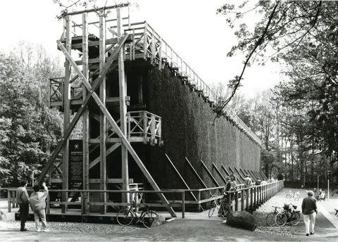 Neues Gradierwerk im Sielpark Bad Oeynhausen, eingeweiht 1990.