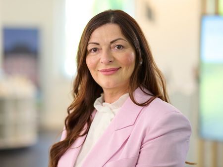 Einzelporträt von Klaudia Schneider