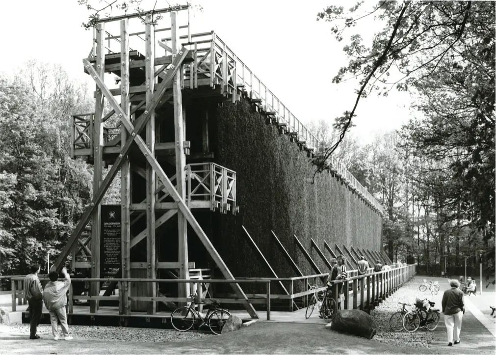 Einweihung des neuen Gradierwerks im Sielpark Bad Oeynhausen um 1990