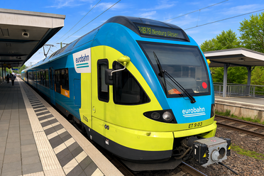 Regionalexpress RE 78 von Bielefeld nach Nienburg Weser am Bahnhof Bad Oeynhausen