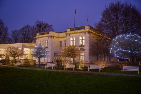 Weihnachtliche Lichter im Kurpark Bad Oeynhausen 2021 während der Corona-Pandemie.