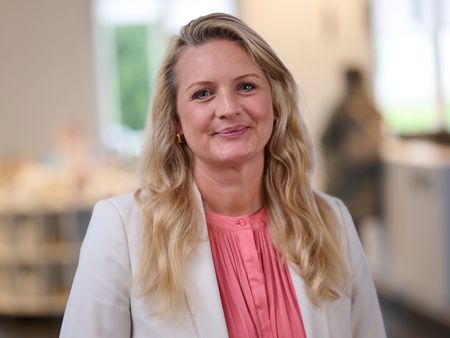 Einzelporträt von Katharina Schulz. 